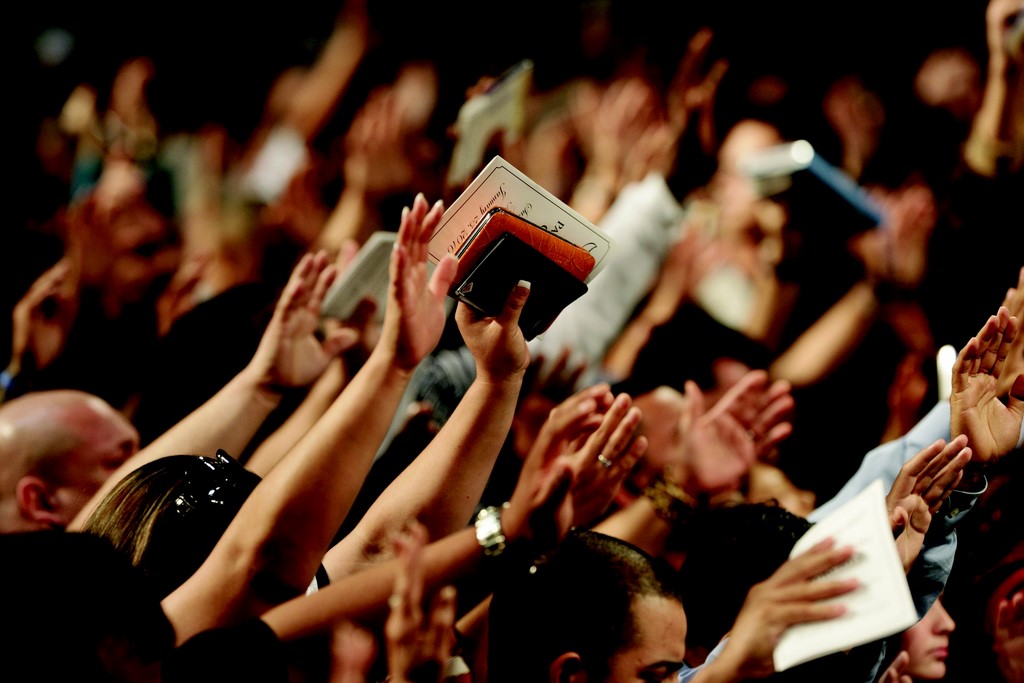 Nous sommes l’Eglise by Ev. Kenzo David